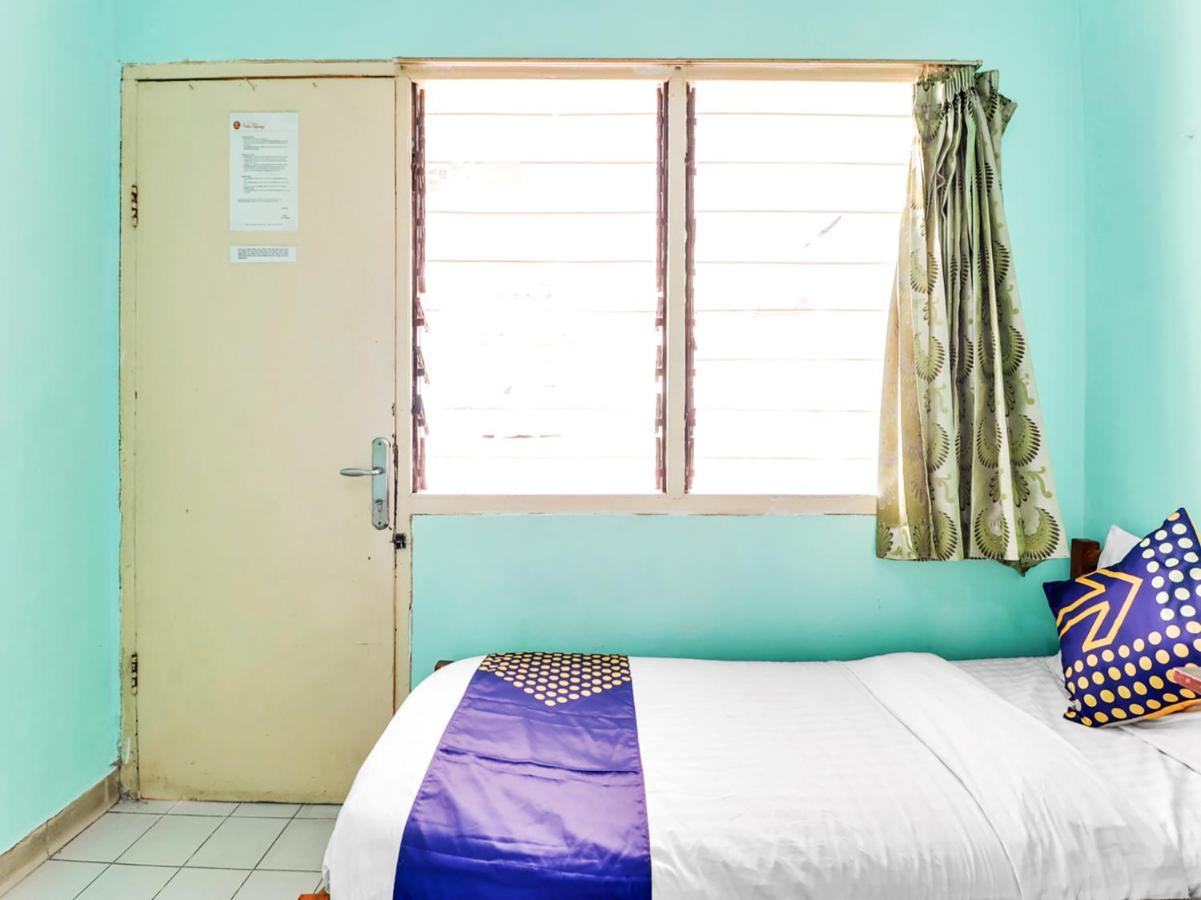Spot On 90003 Villa Tawang Cianjur Exterior foto